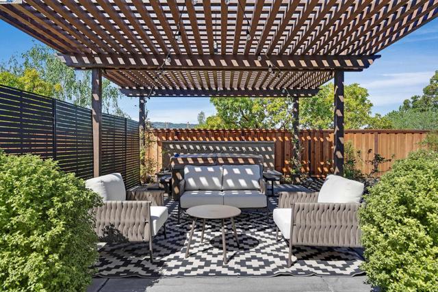 5719 Dimas Ct, Pleasanton CA: https://media.crmls.org/mediaz/e5a4c3c3-0662-4033-8058-9dac1ee4e722.jpg