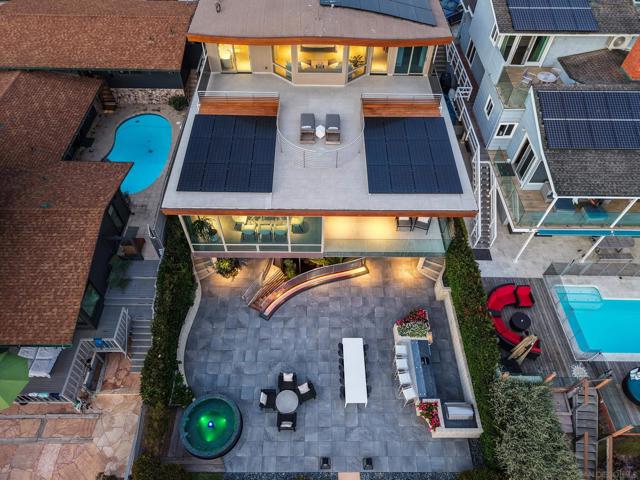 1230 Neptune Ave, Encinitas CA: https://media.crmls.org/mediaz/e5a51ea5-c10d-4ff2-9076-23f02aeb46de.jpg