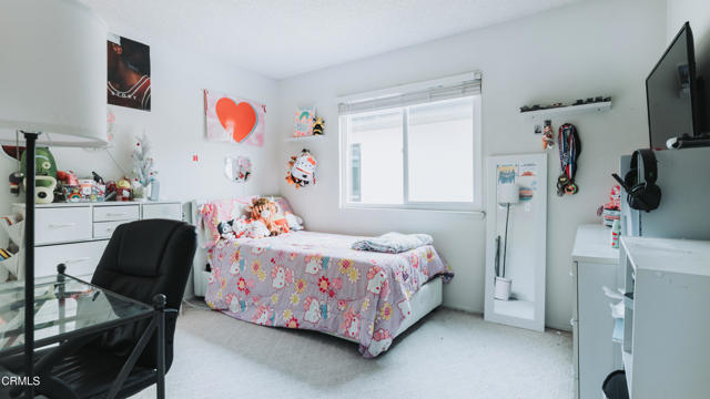 1020 Dunes Street, Oxnard CA: https://media.crmls.org/mediaz/e5a523aa-3918-4406-95f7-d580cd948bdd.jpg