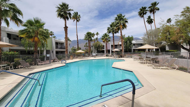 3155 E Ramon Road, Palm Springs CA: https://media.crmls.org/mediaz/e5a6101b-d7fc-4bb5-b7e7-b8d759da25f0.jpg