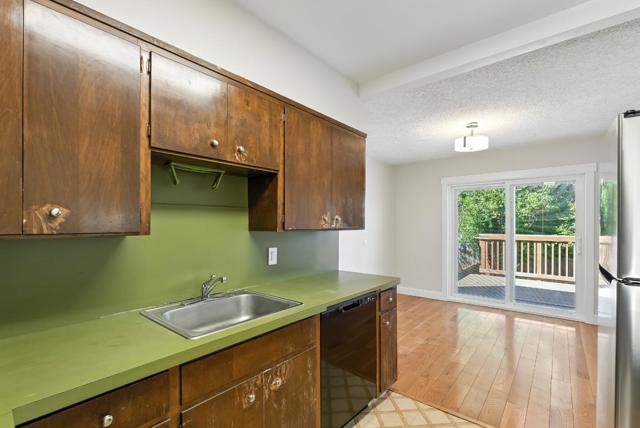 551 Green Avenue, San Bruno CA: https://media.crmls.org/mediaz/e5a65687-1f8a-46ce-908e-b26abcdbfc92.jpg