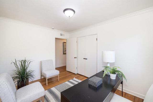 510 Valencia Drive, Los Altos CA: https://media.crmls.org/mediaz/e5a664bf-5a66-4a3f-8d59-52619bb0c01a.jpg