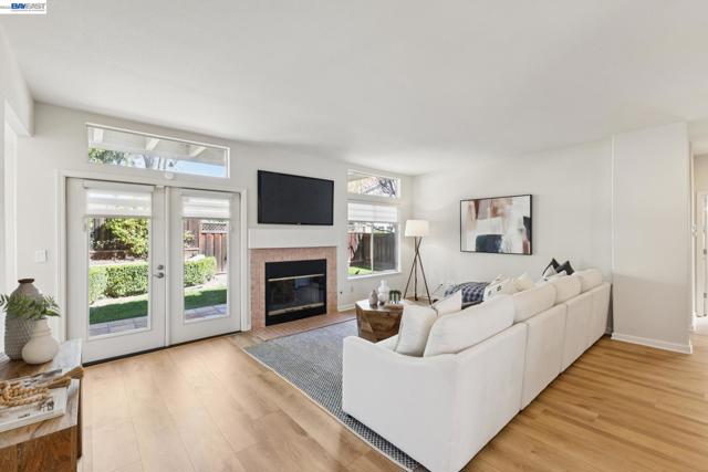 Image 22 of 60 For 674 Crystal Ct