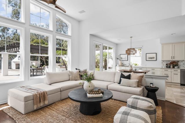 Detail Gallery Image 3 of 38 For 1345 Corvidae St, Carlsbad,  CA 92011 - 3 Beds | 3/1 Baths