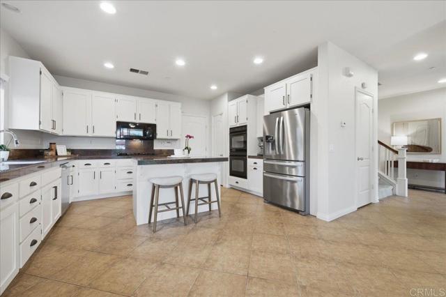 Detail Gallery Image 7 of 63 For 18385 Reata Way, San Diego,  CA 92128 - 5 Beds | 4 Baths