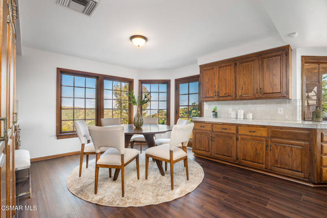2457 Angelo Drive, Los Angeles CA: https://media.crmls.org/mediaz/e5a827d7-6fbc-4c6e-bfed-7a8c88446045.jpg