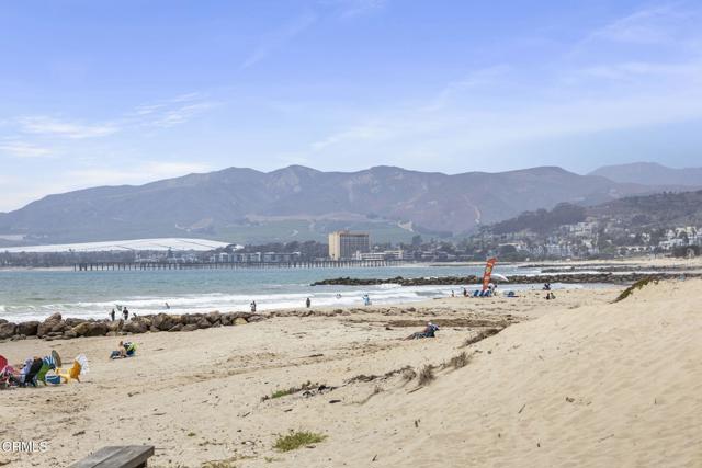 1218 Cornwall Lane, Ventura CA: https://media.crmls.org/mediaz/e5a853f7-b4b6-4cdb-9cba-415e6062a6d3.jpg