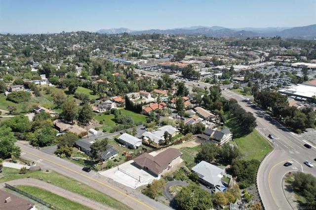 3669 Calavo Dr, Spring Valley CA: https://media.crmls.org/mediaz/e5a897eb-e86e-4f2e-acd8-f115dd88f086.jpg