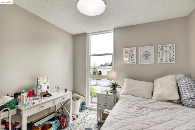 2 Panoramic Way, Berkeley CA: https://media.crmls.org/mediaz/e5a8b88b-2f1f-462e-84af-85209f3cfa94.jpg