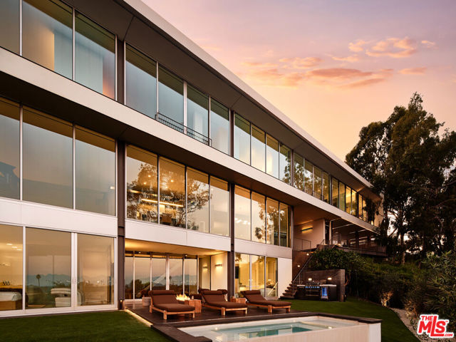 2500 Briarcrest Road, Beverly Hills CA: https://media.crmls.org/mediaz/e5a9d4c0-1269-4056-a08a-9bffcd45a2d9.jpg