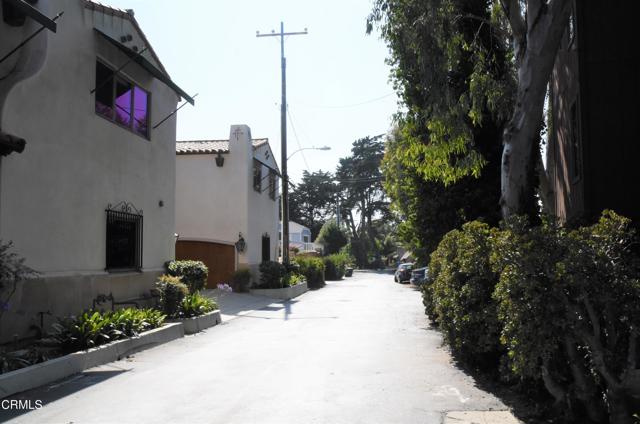 1539 B Vista Del Mar Drive, Ventura CA: https://media.crmls.org/mediaz/e5ab1976-1871-4aef-bb95-a5cf987cf26f.jpg