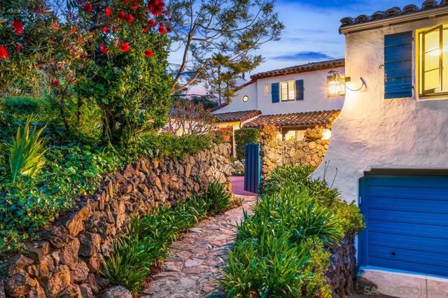 7316 Encelia Dr., La Jolla CA: https://media.crmls.org/mediaz/e5ab5540-f16b-40a7-9d0a-19071c26eba5.jpg