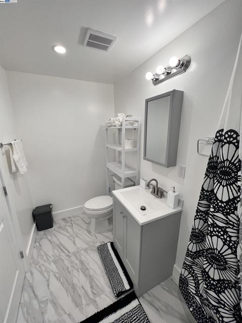 Image 18 of 59 For 2636 3rd St  