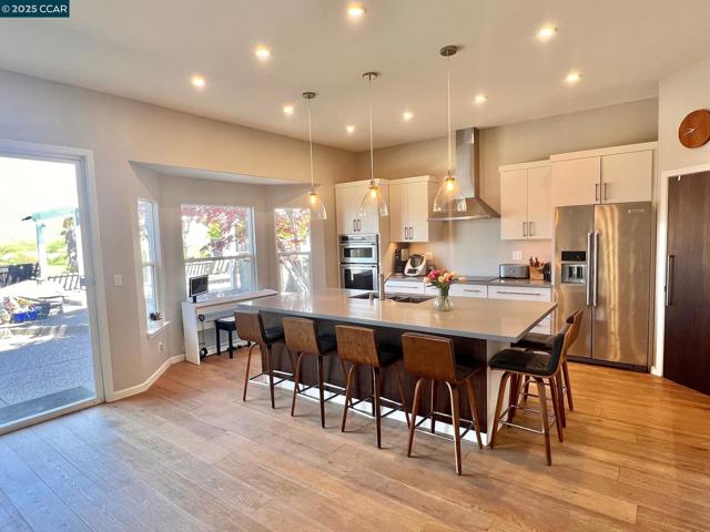 1161 Torrey Pines Place, Clayton CA: https://media.crmls.org/mediaz/e5ac5d4b-f39e-4246-abb0-2fd0fe68350f.jpg