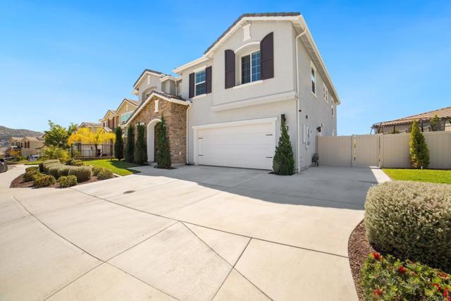 Detail Gallery Image 3 of 42 For 4650 Silent Knoll Dr, Fallbrook,  CA 92028 - 4 Beds | 3 Baths