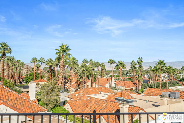 2960 Lantana Court, Palm Springs CA: https://media.crmls.org/mediaz/e5ac853c-6682-4dca-b9c8-9f386458227c.jpg