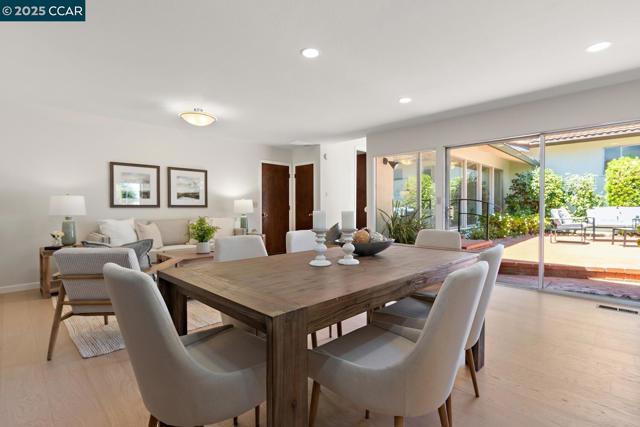 140 Warfield Drive, Moraga CA: https://media.crmls.org/mediaz/e5ac9f01-61af-4697-a8b4-42a4d3dfedac.jpg