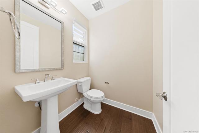 6749 Solterra Vista Pkwy, San Diego CA: https://media.crmls.org/mediaz/e5ae9186-ddfd-48ed-a47c-86c4d3c81717.jpg