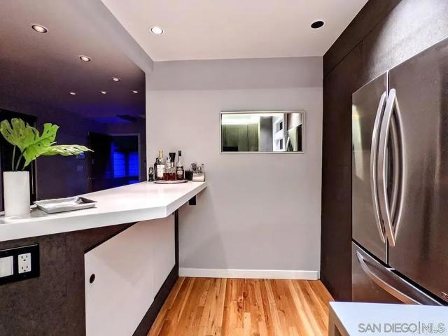 Detail Gallery Image 3 of 14 For 2629 Island Ave, San Diego,  CA 92102 - 1 Beds | 1/1 Baths