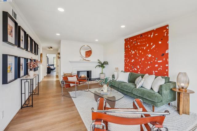471 JOOST AVENUE, San Francisco CA: https://media.crmls.org/mediaz/e5af2b4c-cffa-4236-8814-ee2c7e0f3035.jpg