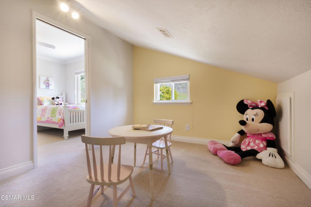 Image 21 of 33 For 6564 Woodcrest Place