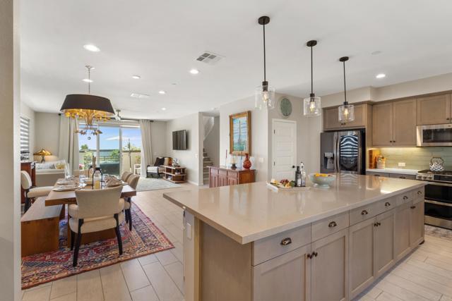 6132 Colt Place, Carlsbad CA: https://media.crmls.org/mediaz/e5b07ab9-ff80-415b-99be-43c27b0caaf8.jpg