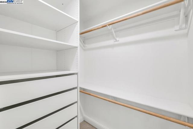9193 Bungalow Way, Elk Grove CA: https://media.crmls.org/mediaz/e5b0e22c-eca3-4805-81e2-ca4f4cb880e4.jpg