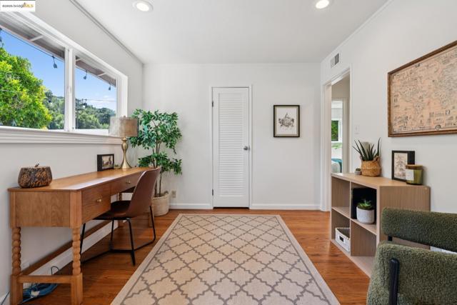 2309 Potrero Ct, Pinole CA: https://media.crmls.org/mediaz/e5b1e428-961e-4d2d-b176-9d0571c9928c.jpg