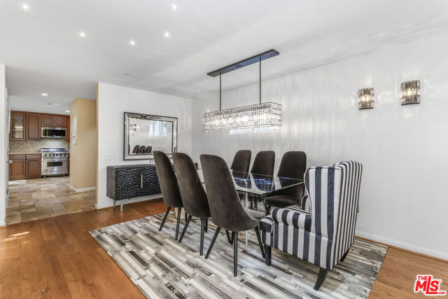 8783 Lookout Mountain Avenue, Los Angeles CA: https://media.crmls.org/mediaz/e5b23e31-7d72-41c5-9cfe-f0824b559aba.jpg