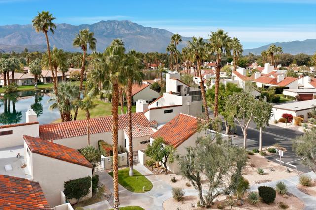 444 Sunningdale Drive, Rancho Mirage CA: https://media.crmls.org/mediaz/e5b2b763-b446-4bf8-af6c-653c35ce1a27.jpg