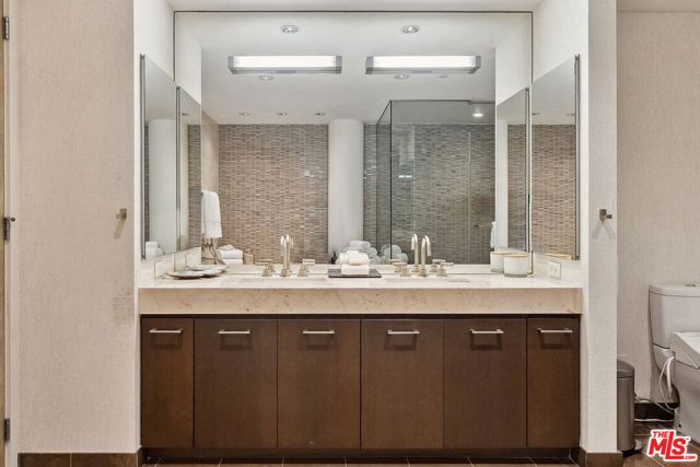 1755 Ocean Avenue, Santa Monica CA: https://media.crmls.org/mediaz/e5b2bb38-493d-46c6-8089-48fc917fb3f0.jpg