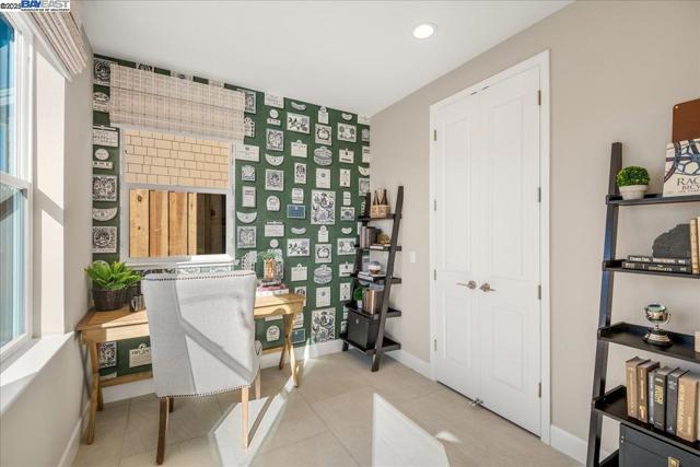 Image 18 of 53 For 32613 Singh Circle