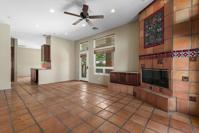 78270 Avenida Nuestra, La Quinta CA: https://media.crmls.org/mediaz/e5b3a55b-c1df-4ad8-808c-d542ad4fe04c.jpg