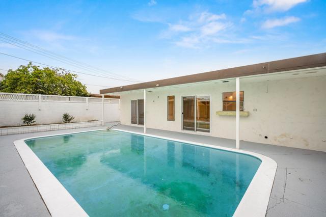 43419 Deglet Noor Street, Indio CA: https://media.crmls.org/mediaz/e5b44b76-880f-4580-97ce-a76741b84e1c.jpg