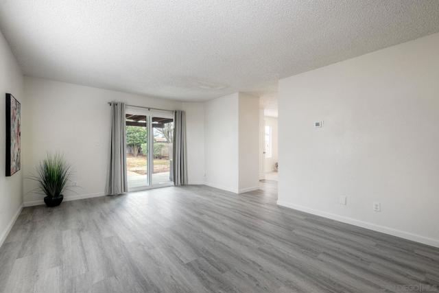 1415 17 Flag Ln, El Cajon CA: https://media.crmls.org/mediaz/e5b488fb-f6c4-4d01-9961-cd81b63ad068.jpg