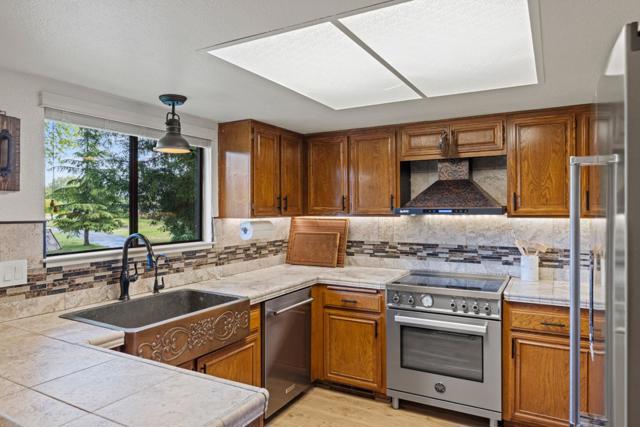 23799 Monterey-Salinas Highway, Salinas CA: https://media.crmls.org/mediaz/e5b48f0c-3ad0-4a17-bd59-9fcc06252931.jpg