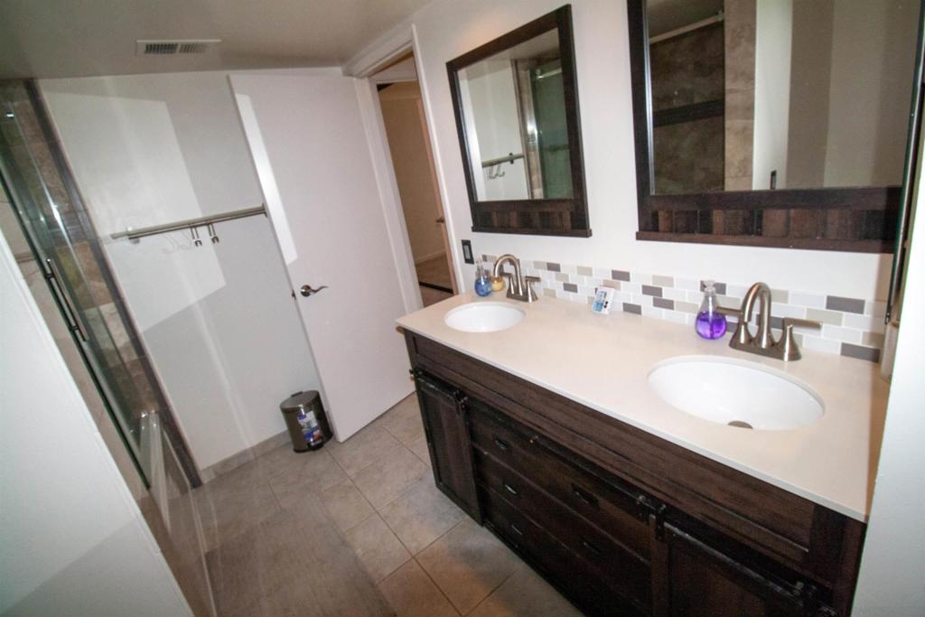 814 America Way - photo 10