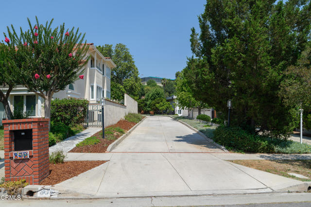 872 Flores De Oro, South Pasadena CA: https://media.crmls.org/mediaz/e5b5de70-9755-456a-8343-ed13d20c45ae.jpg