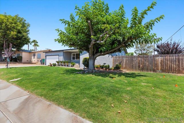 1658 Greenfield Dr, El Cajon CA: https://media.crmls.org/mediaz/e5b6690e-c9e7-4123-88e2-7607a5612d1d.jpg
