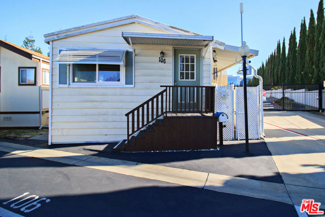 11250 Playa Street, 106 photo 2