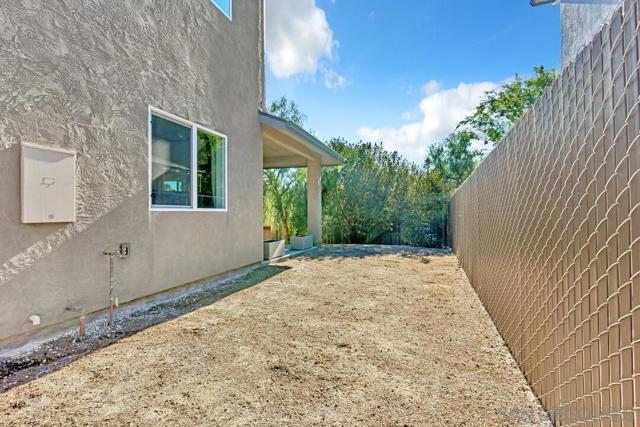 130 Scenic Dr, El Cajon CA: https://media.crmls.org/mediaz/e5b7300a-bb7c-48eb-a735-3139a6ba44d5.jpg