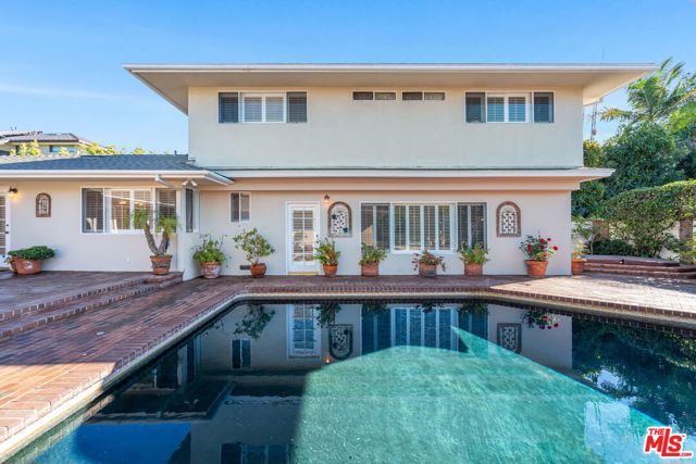 14972 CAMAROSA Drive, Pacific Palisades CA: https://media.crmls.org/mediaz/e5b7a7e2-c168-4b84-8cd7-9e1152e6758b.jpg