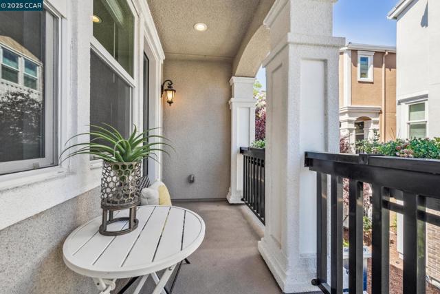 510 Ashton Way, Pleasant Hill CA: https://media.crmls.org/mediaz/e5b7d08c-125d-4159-b4b0-fed1e34152ca.jpg
