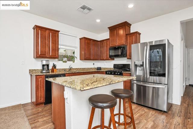 745 Bluestone Dr, Stockton CA: https://media.crmls.org/mediaz/e5b85693-dd44-4d5a-80db-c3ffcfc0b05d.jpg