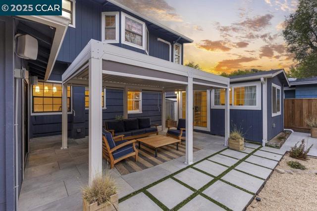 1806 Newell Ave, Walnut Creek CA: https://media.crmls.org/mediaz/e5b891dc-9703-41b0-b32a-5dddac9dfec9.jpg