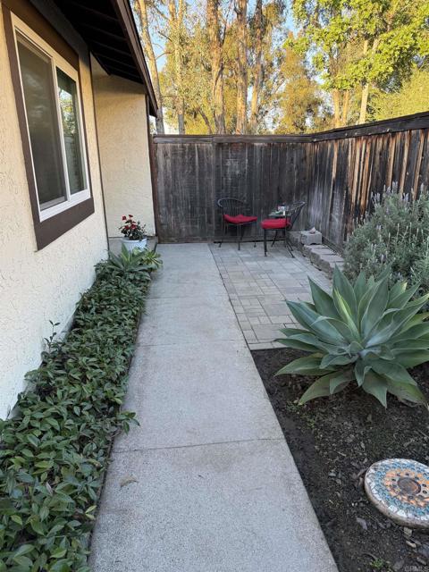 Detail Gallery Image 5 of 21 For 2265 Amber Ln, Escondido,  CA 92026 - 3 Beds | 2 Baths