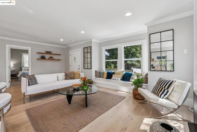 2847 Shasta Rd, Berkeley CA: https://media.crmls.org/mediaz/e5b8c80a-c69f-427e-bcc9-9c2f7c1d6dea.jpg