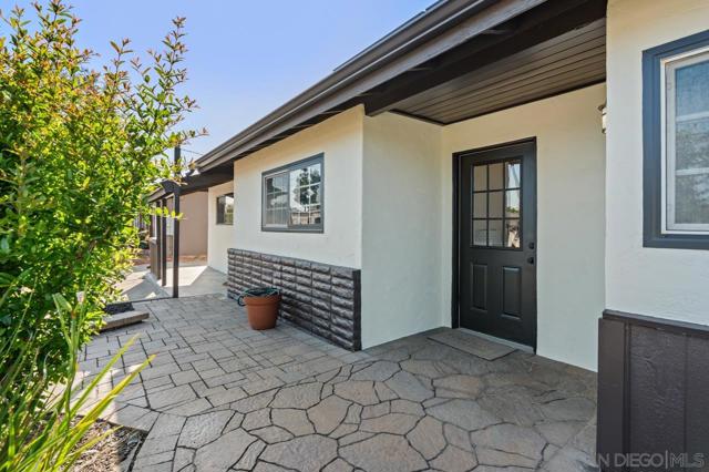 9476 Terrywood Road, Santee CA: https://media.crmls.org/mediaz/e5b8fb4f-af99-4ca1-8fe2-b74a057788c7.jpg
