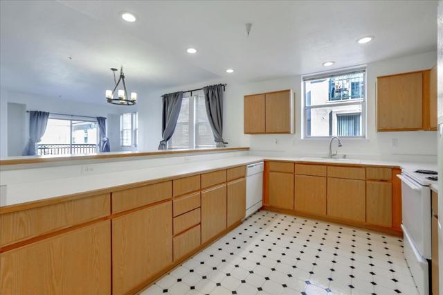 952 S 11th Street, San Jose CA: https://media.crmls.org/mediaz/e5b92d98-572d-49a7-8a23-458b53865e9d.jpg