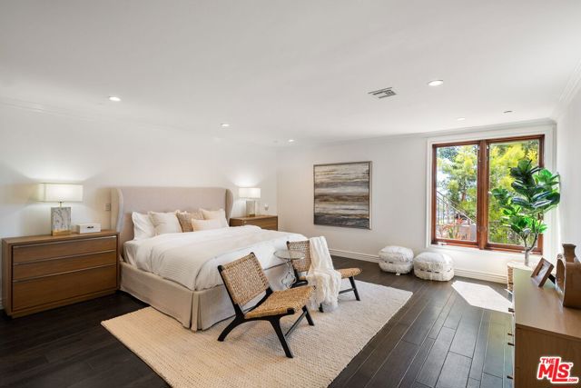 8027 Floral Avenue, Los Angeles CA: https://media.crmls.org/mediaz/e5b93506-d71b-4f27-8254-bc6f30d8e003.jpg